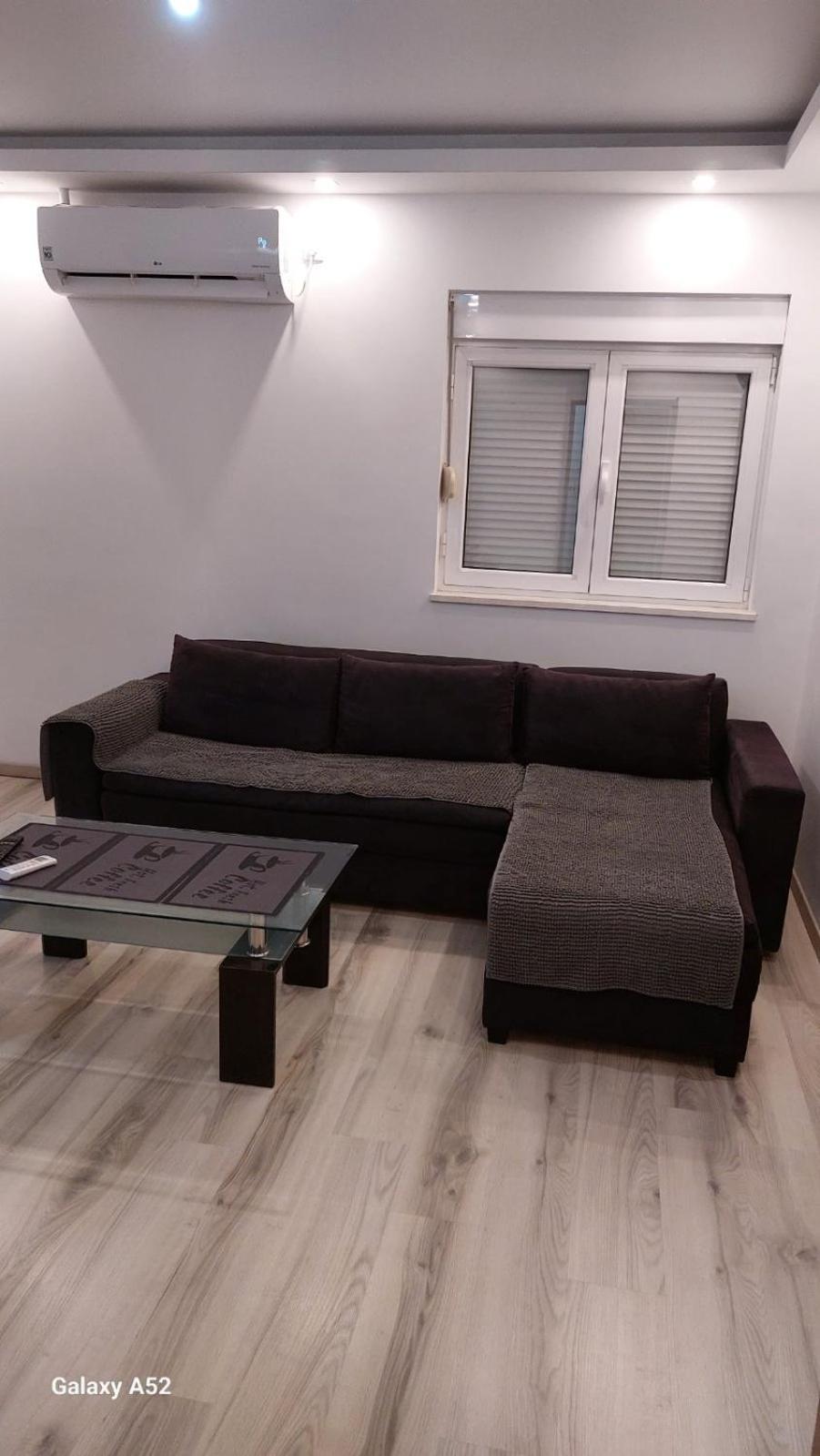 Apartment Ns *